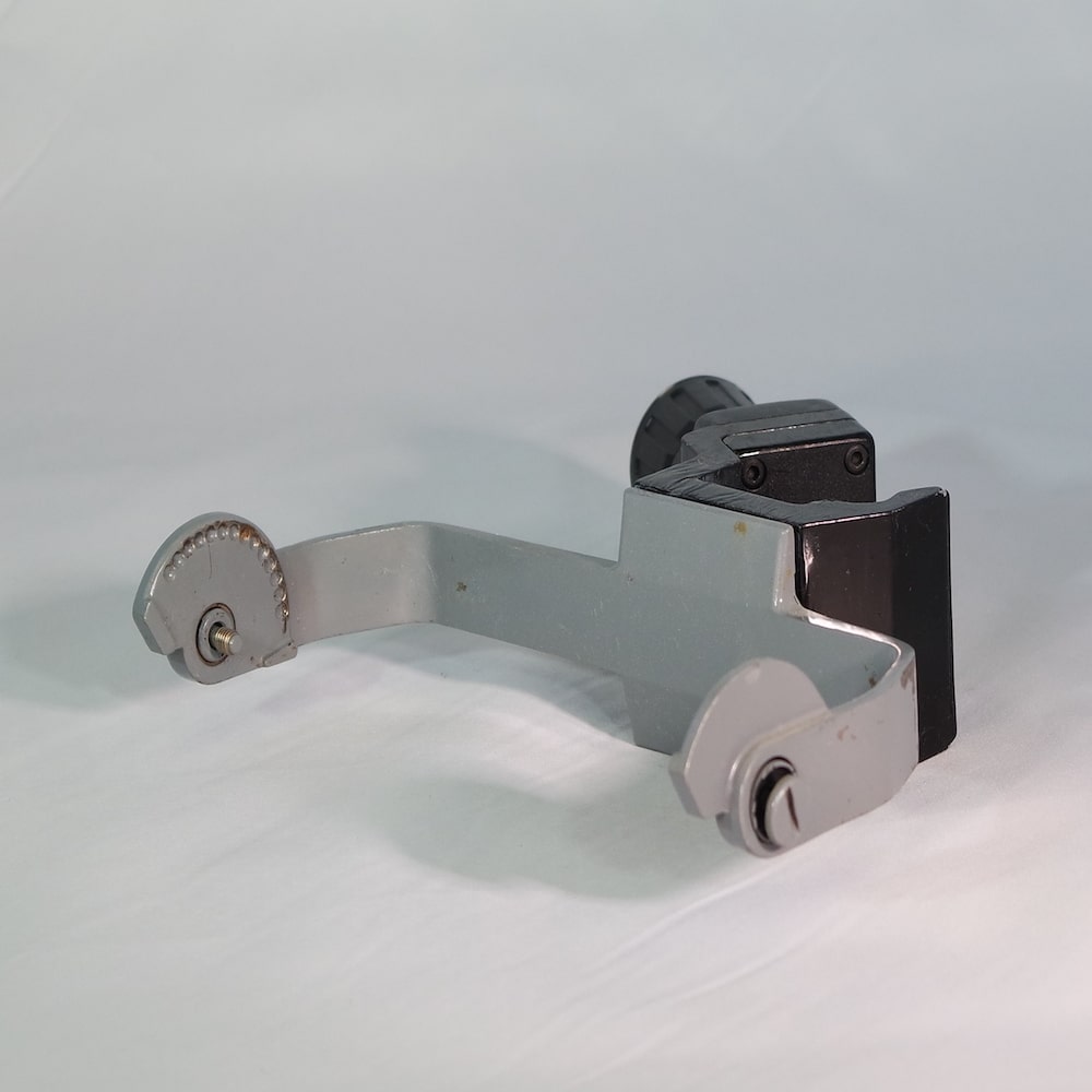 Alaris Medsystem III Pole Clamp